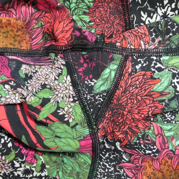 NWOT lululemon ∙ time to sweat crop 23" zen garden - Picture 5 of 8